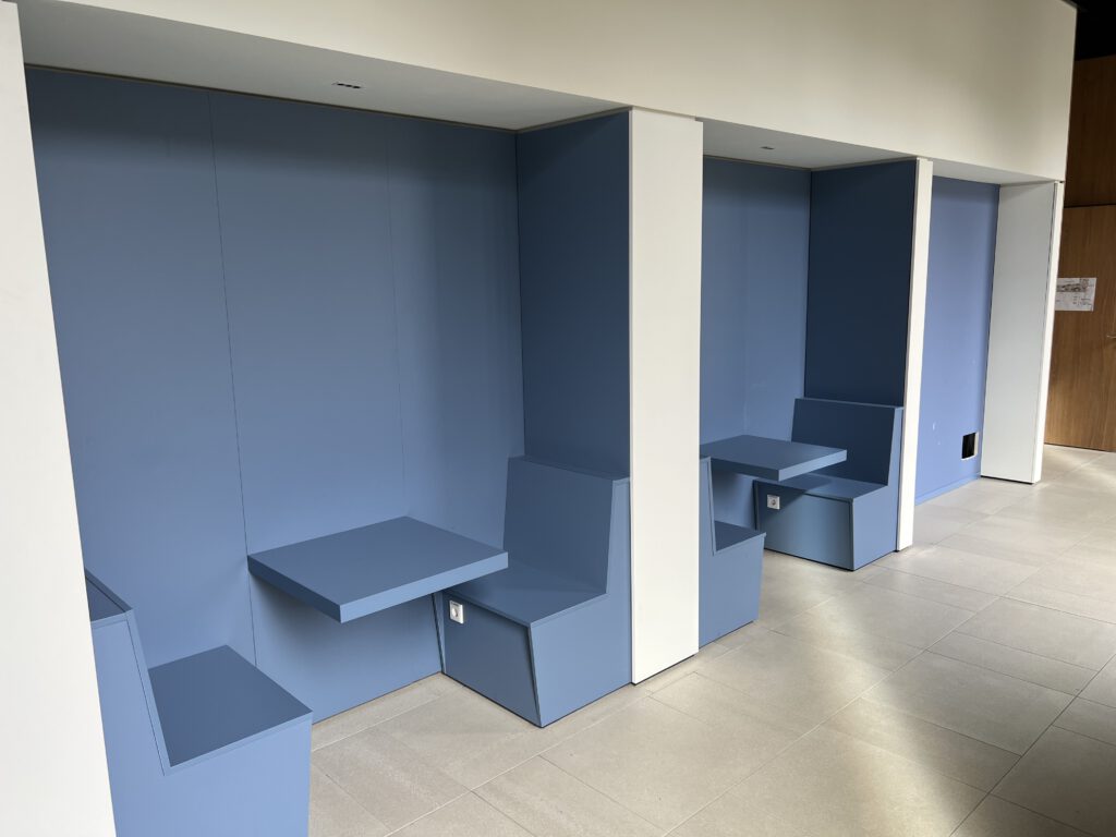 Innenausbau in einer Dresdner SchuleInnenausbau - BauArt Montageservice GmbH