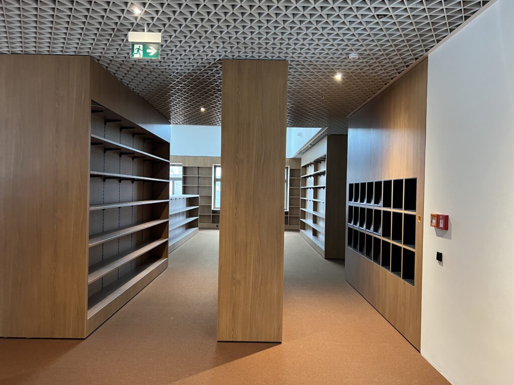 Innenausbau Stadtbiliothek Mittweida - BauArt Montageservice GmbH