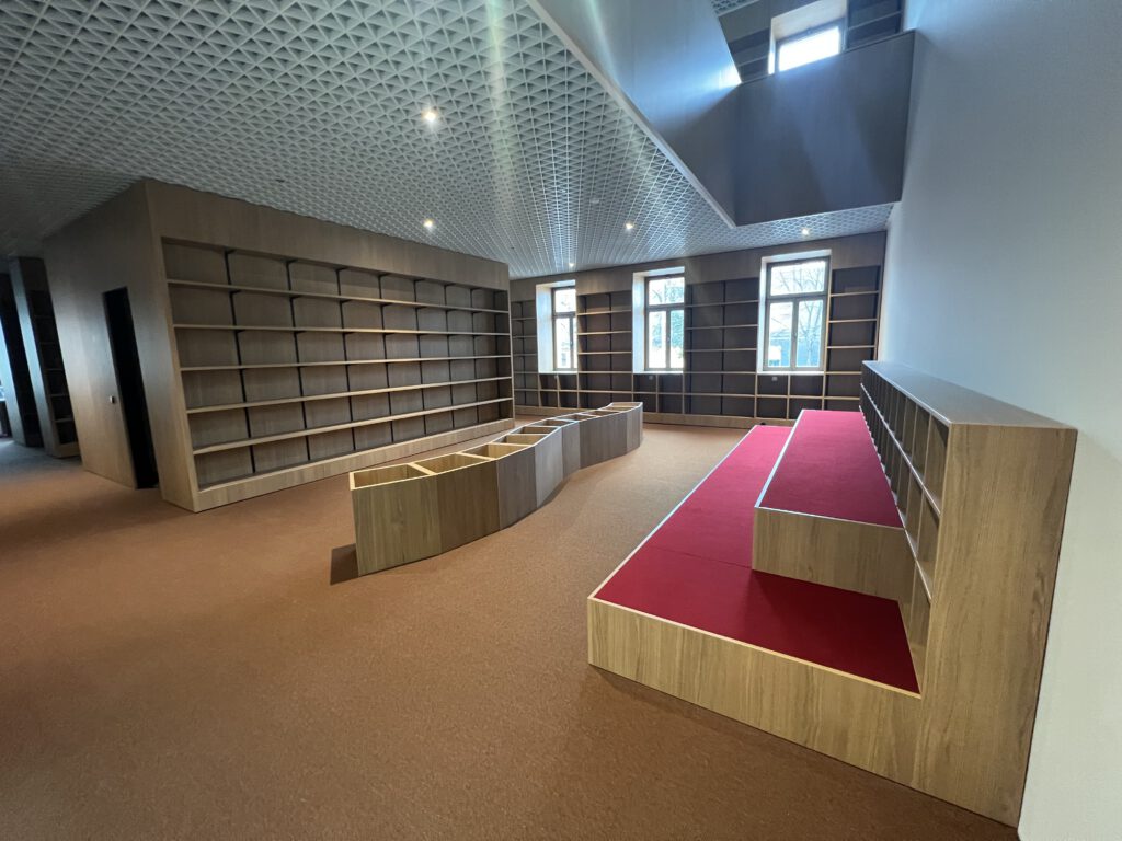 Innenausbau Stadtbiliothek Mittweida - BauArt Montageservice GmbH